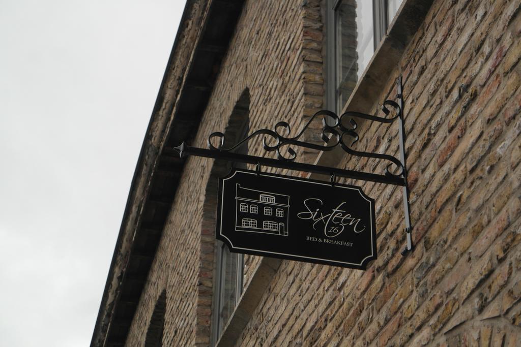 B&B Sixteen Brugge Buitenkant foto